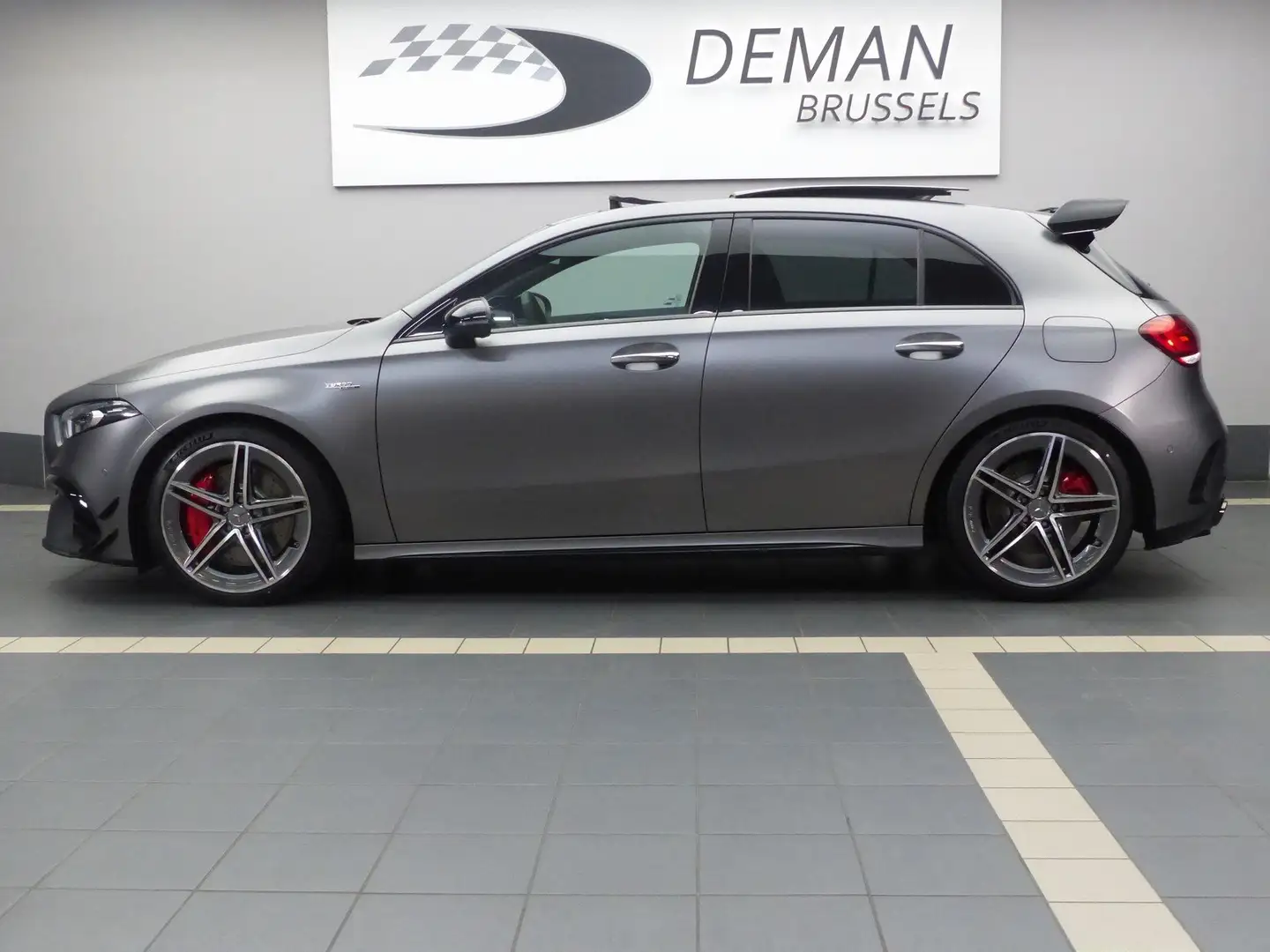 Mercedes-Benz A 45 AMG S 4-MATIC* Pack aero * Toit Pano *Burmester Grey - 2