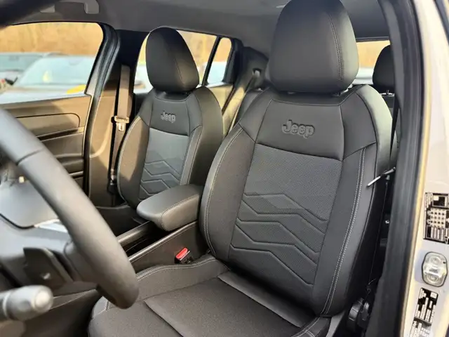 Jeep Avenger view 13