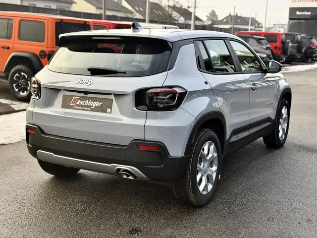 Jeep Avenger view 8