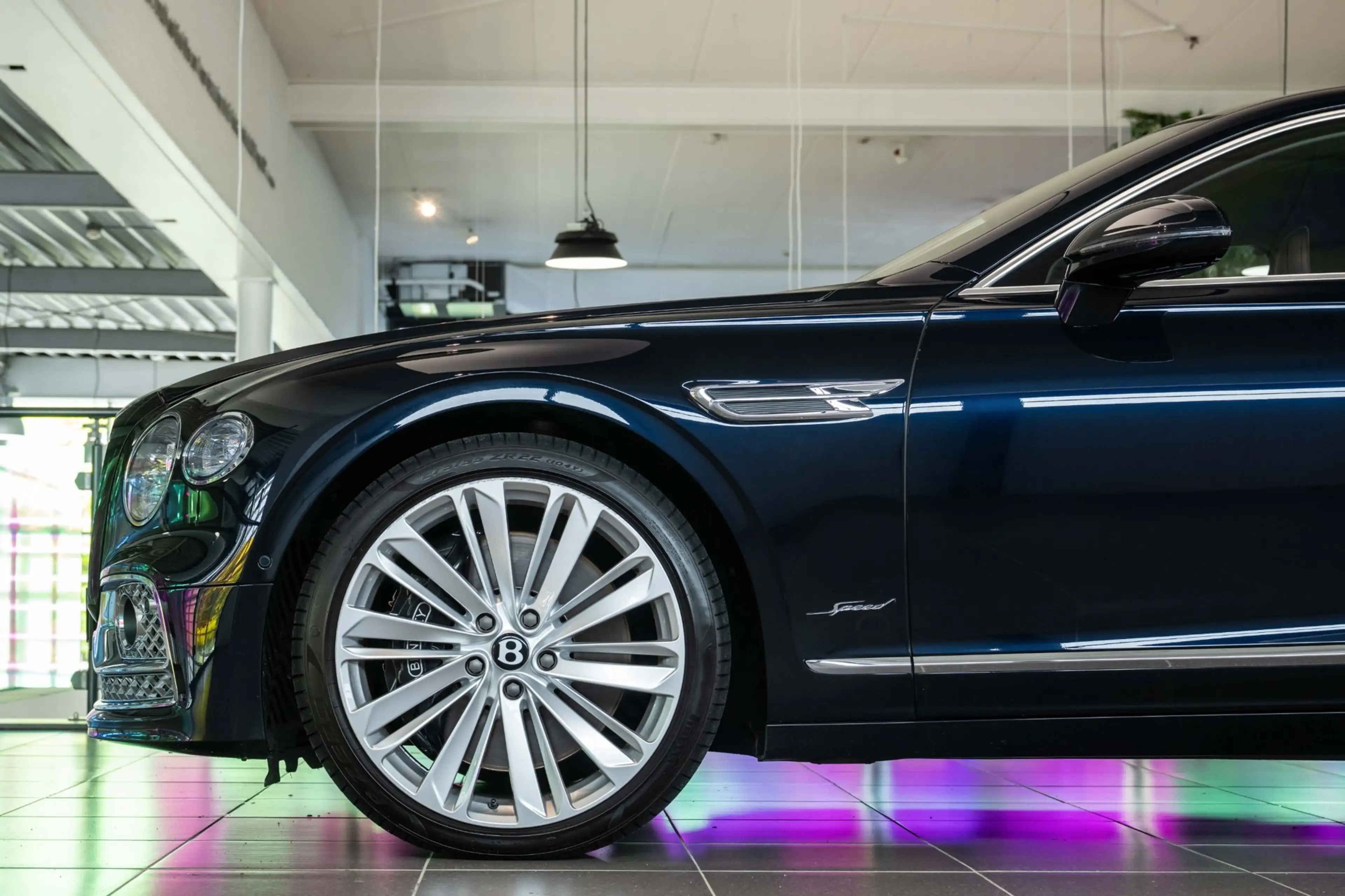 Bentley Flying Spur 6.0 W12 Speed — photo 6