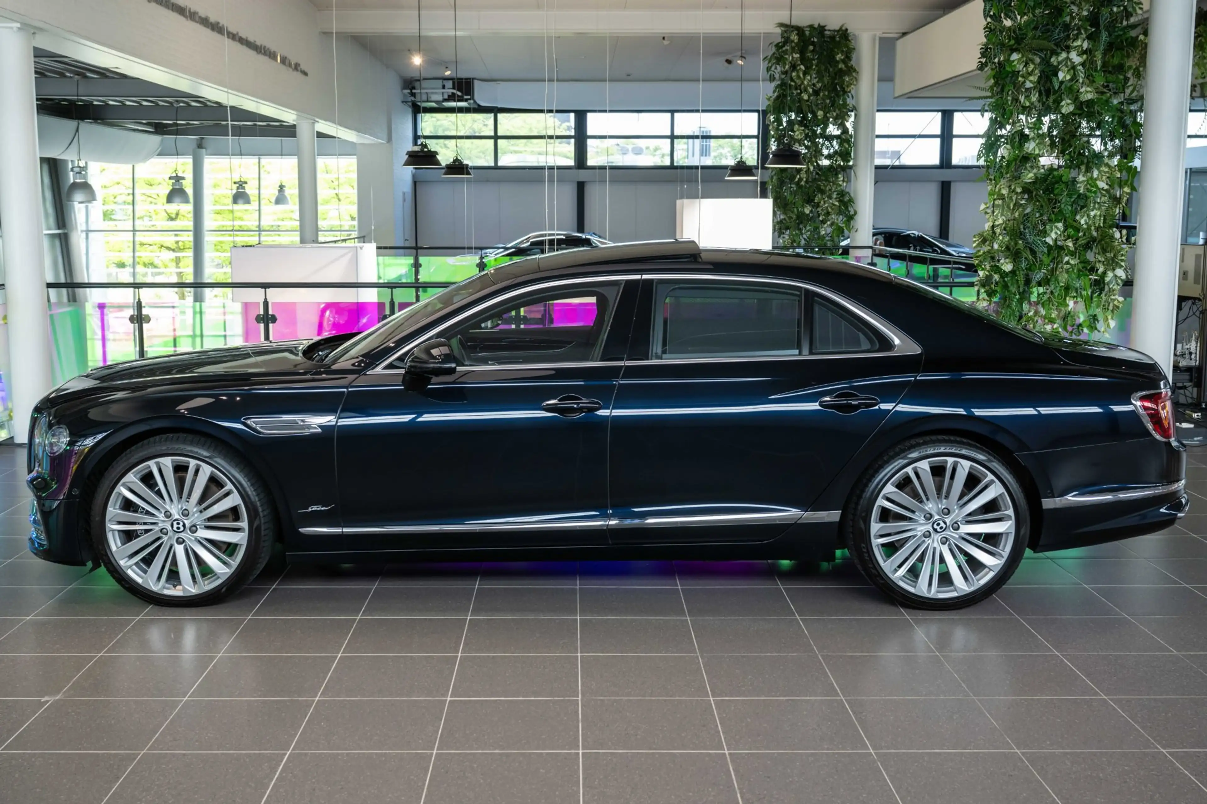 Bentley Flying Spur 6.0 W12 Speed — photo 5