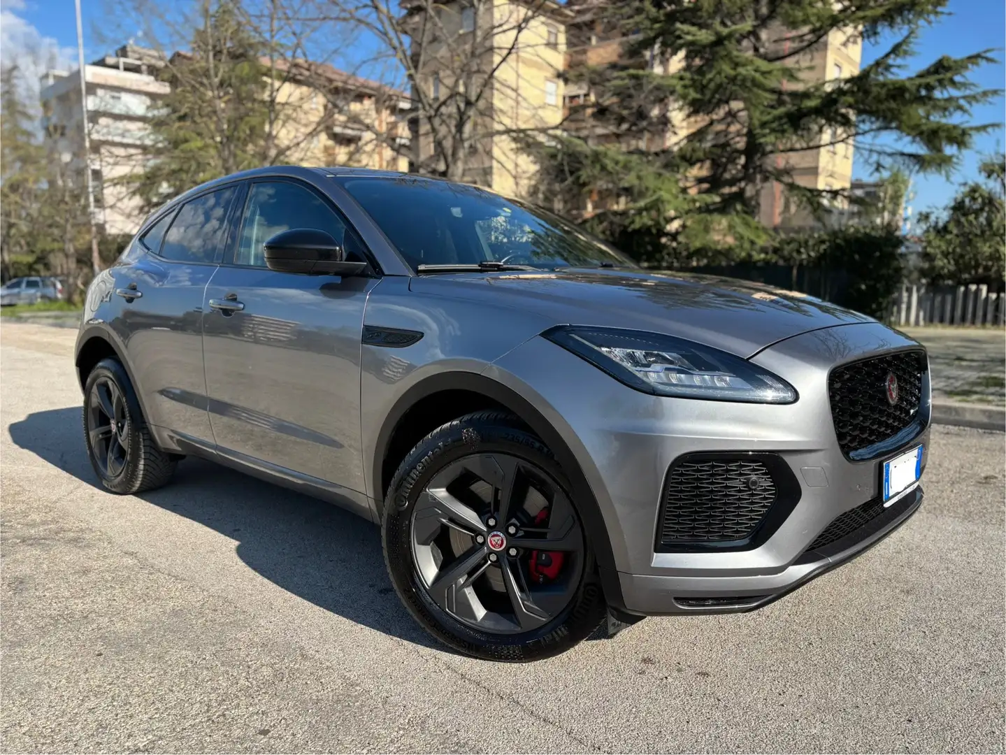 Jaguar E-Pace 2.0d i4 mhev R-Dynamic Black awd 163cv Permute - 1