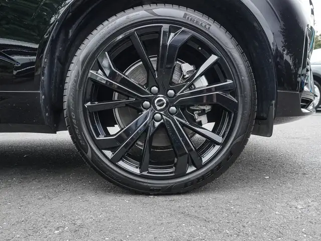 Volvo XC60 view 7