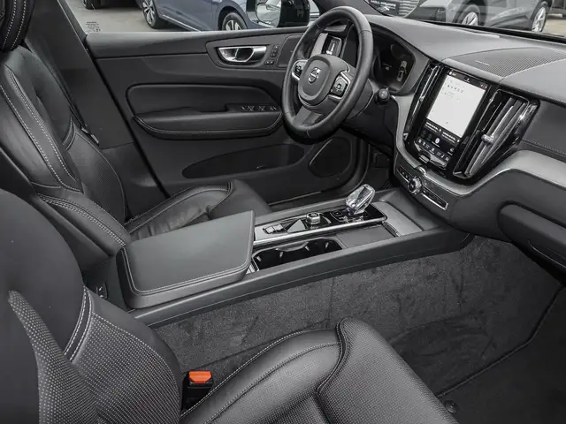 Volvo XC60 view 9