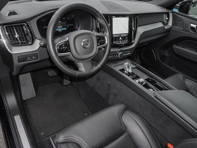 Volvo XC60 view 10