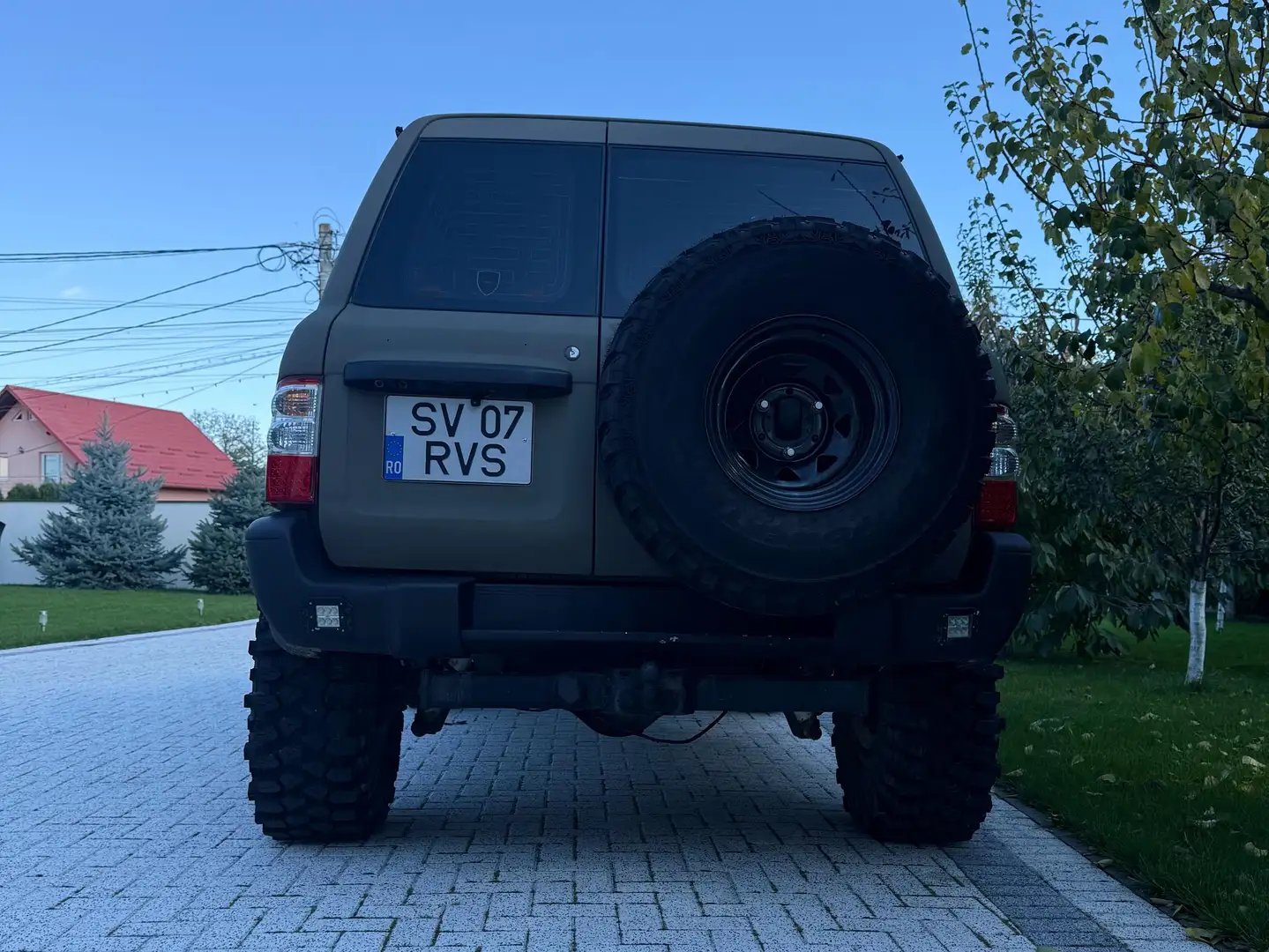 Nissan Patrol 3.0 siva - 2