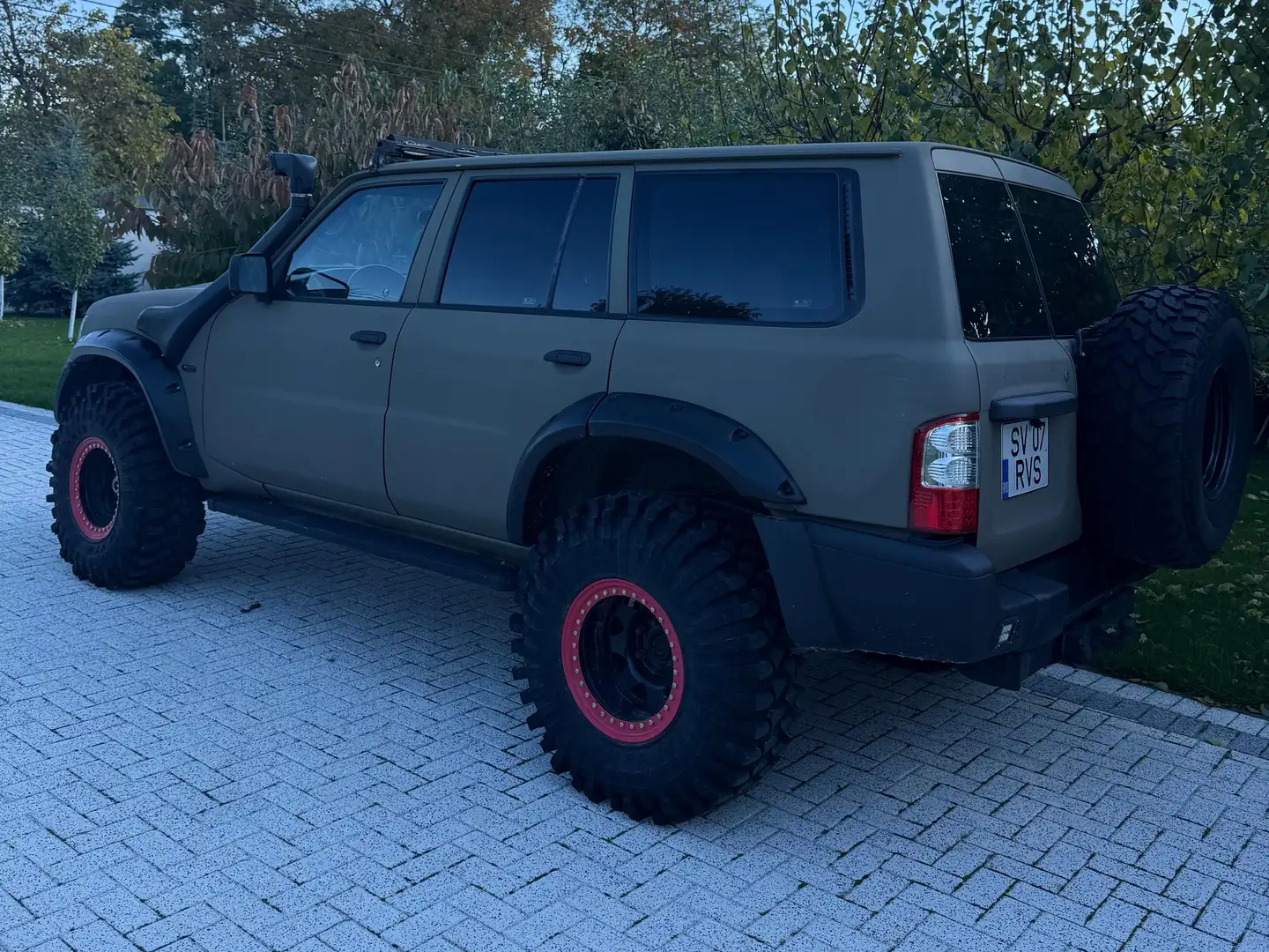 Nissan Patrol 3.0 siva - 1