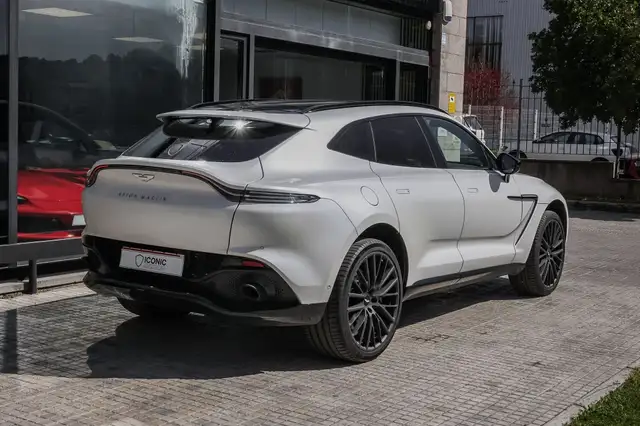 Aston Martin DBX view 6