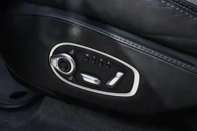 Aston Martin DBX view 10