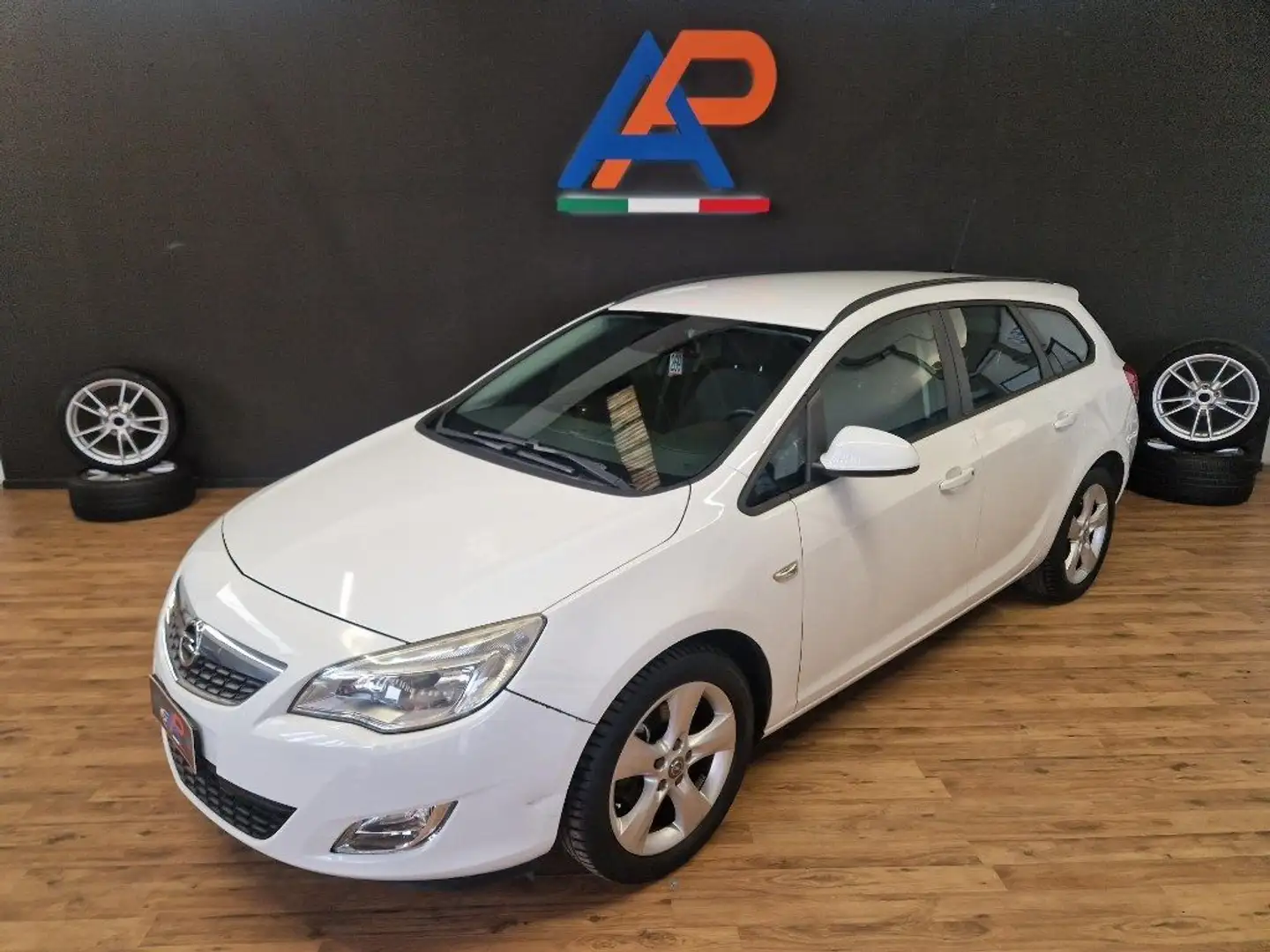 Opel Astra 1.7 CDTI 110CV Sports Tourer Cosmo Bianco - 2