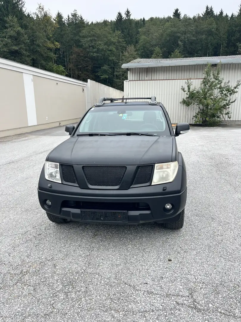 Nissan Navara 2,5 diesel 172 ps Schwarz - 1