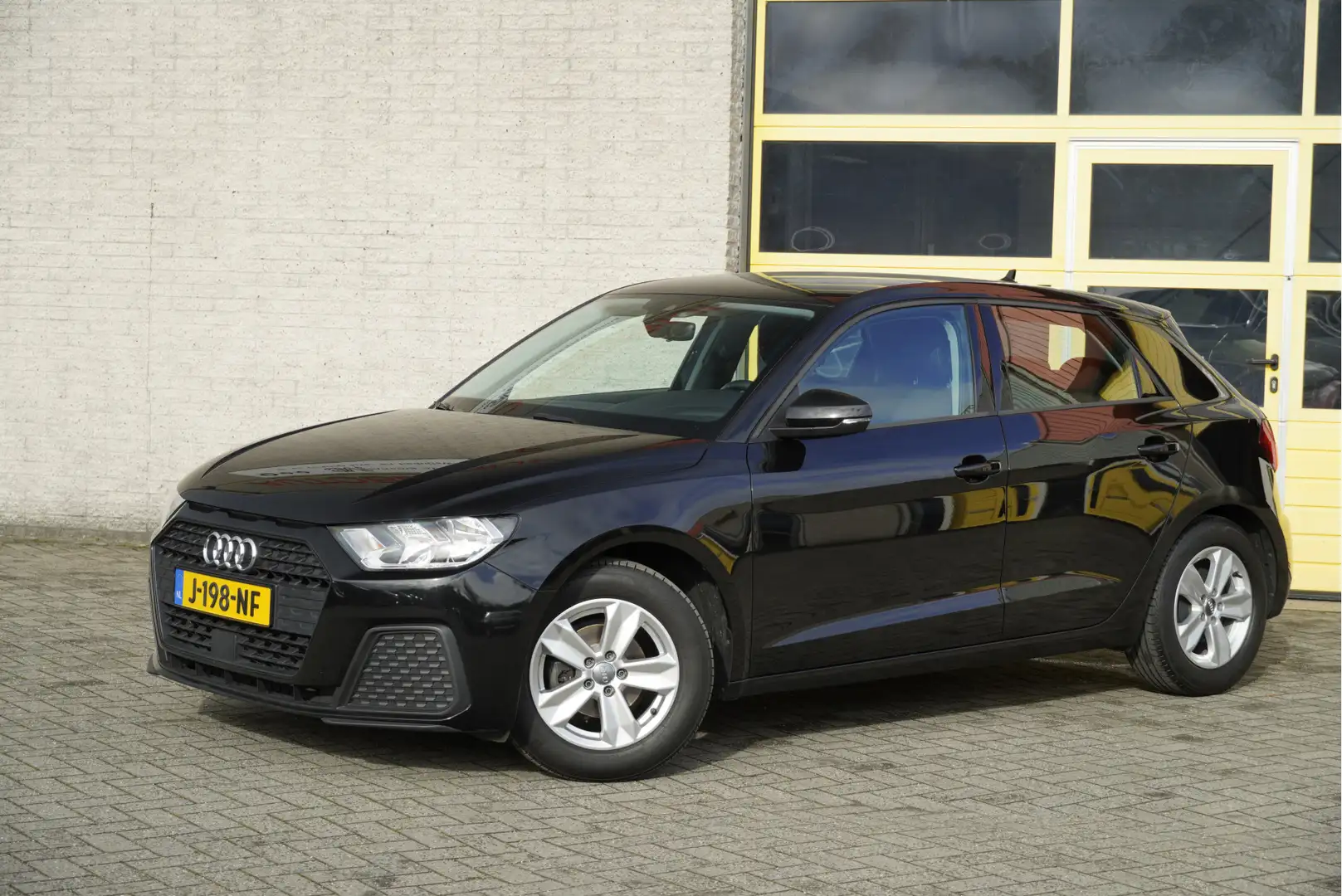 Audi A1 Sportback 25 TFSI 5drs Pro Line BJ2020 Lmv 15" | A Zwart - 2