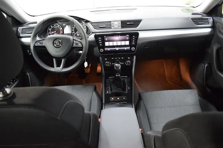 Škoda Superb 1.4 TSI Ambition 2018, foto 9