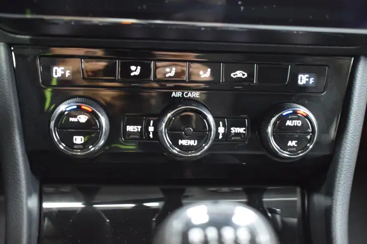 Škoda Superb 1.4 TSI Ambition 2018, foto 10