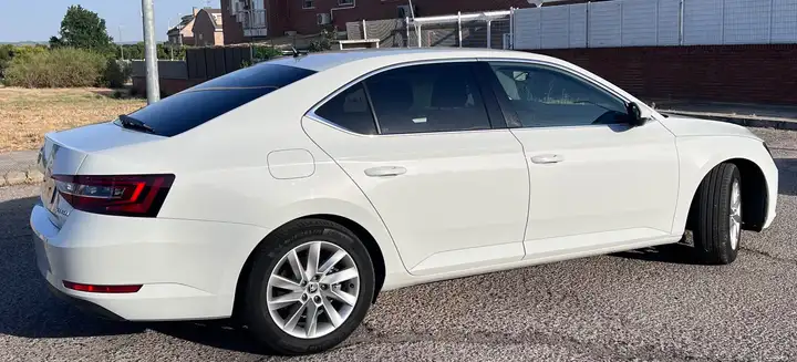 Škoda Superb 1.4 TSI Ambition 2018, foto 2