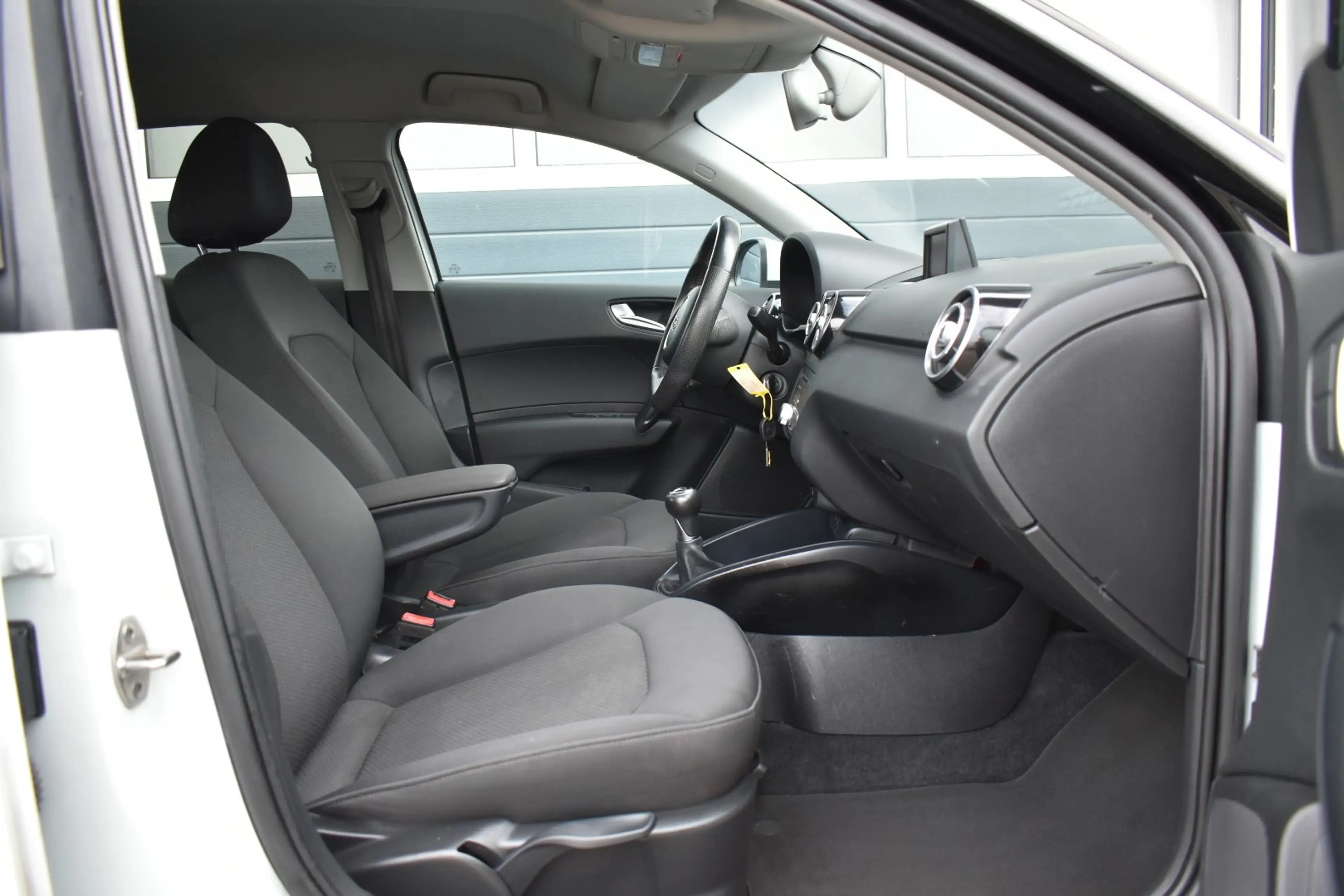 Audi A1 Sportback 1.2 TFSI Pro Line S — photo 14