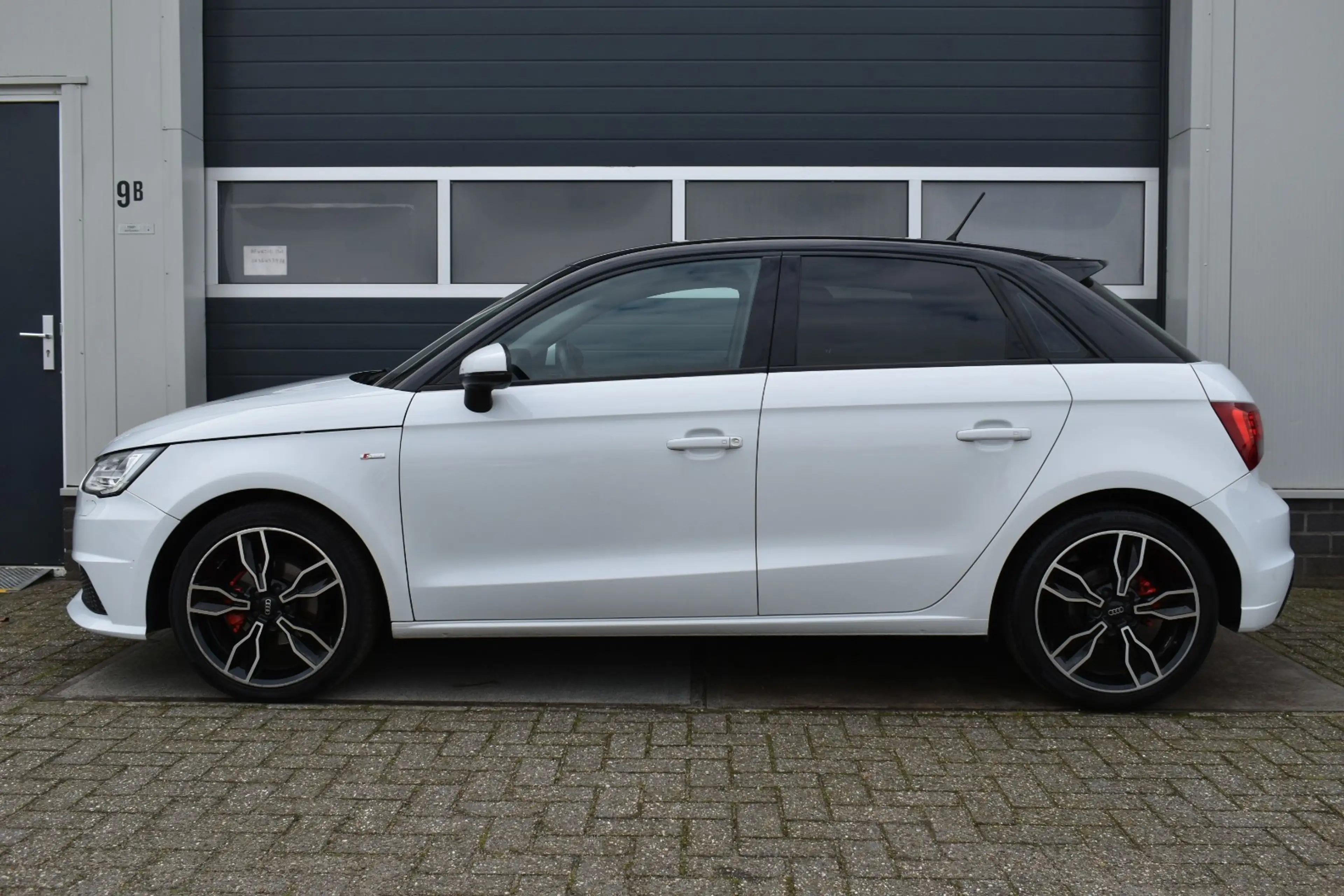 Audi A1 Sportback 1.2 TFSI Pro Line S — photo 2