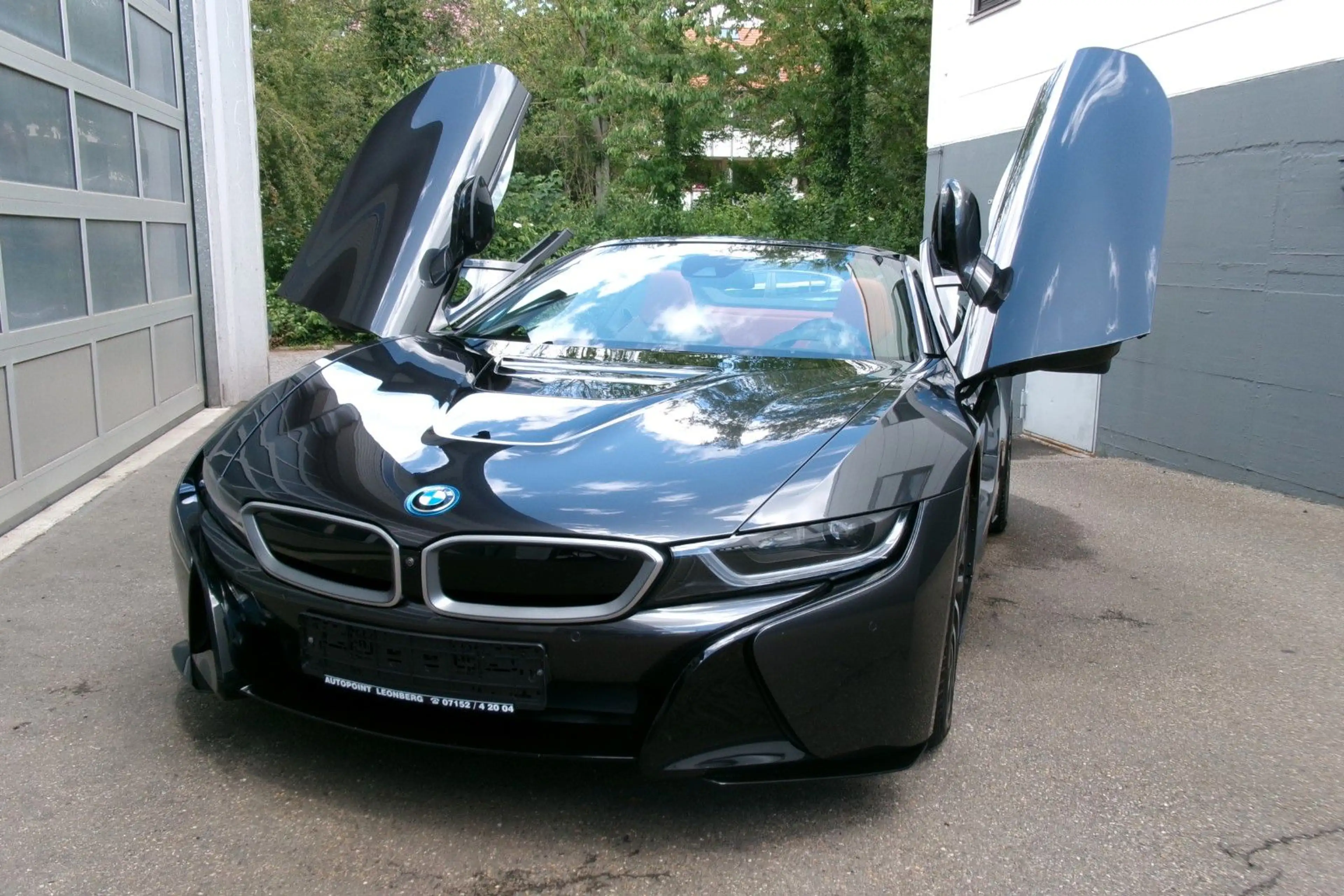 BMW i8 Roadster — photo 4
