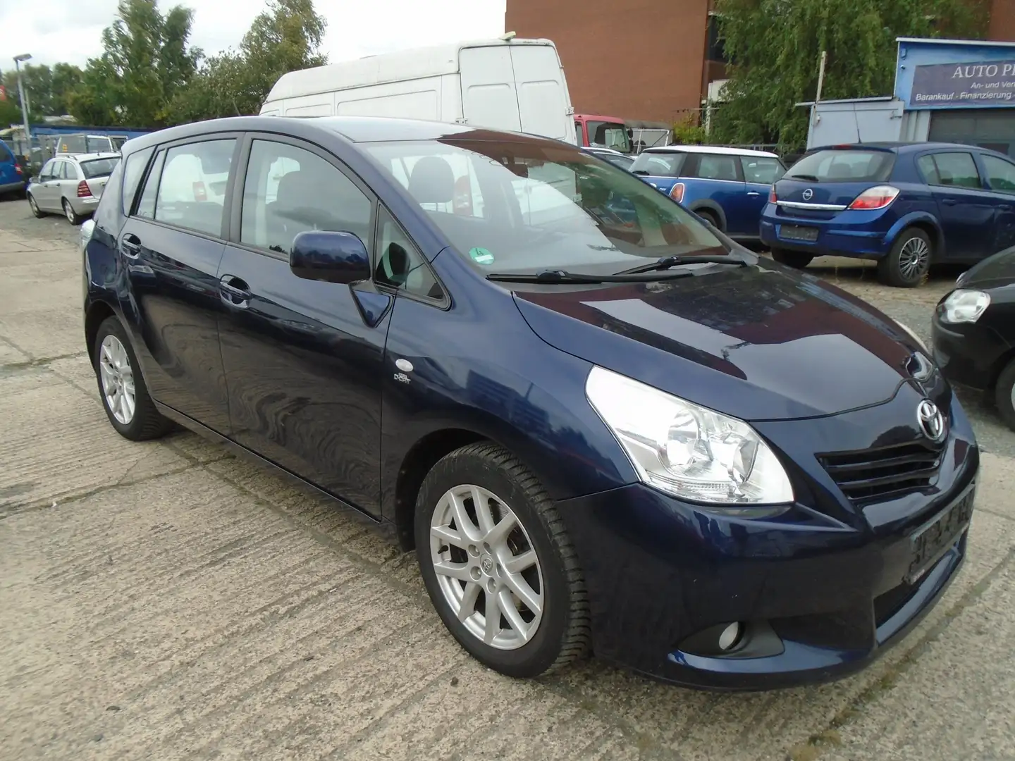 Toyota Verso Life Blau - 2