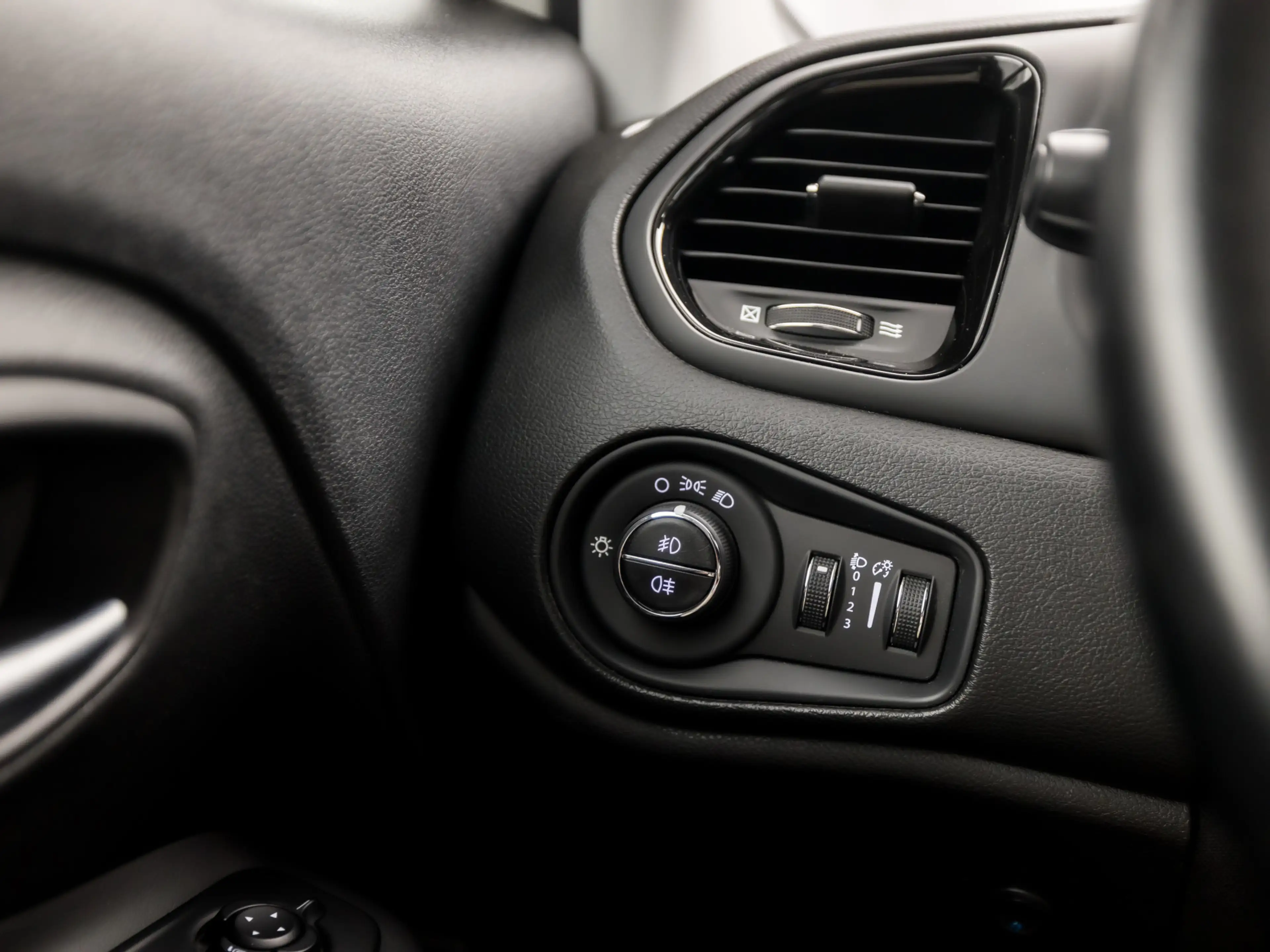 Jeep Renegade 1.0T Longitude Sport (APPLE CARPLAY, CLIMATE, GETI — photo 21