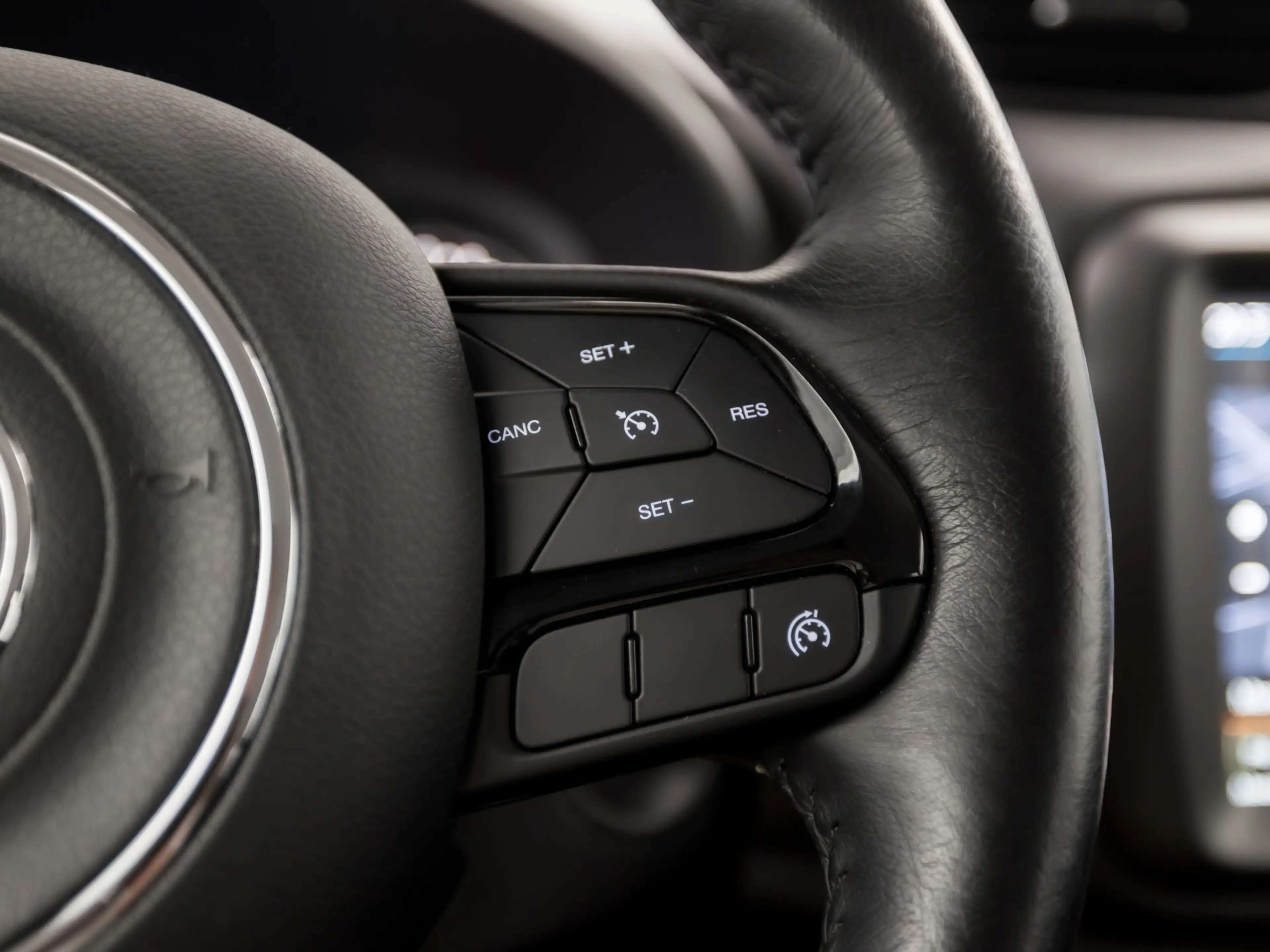 Jeep Renegade 1.0T Longitude Sport (APPLE CARPLAY, CLIMATE, GETI — photo 18