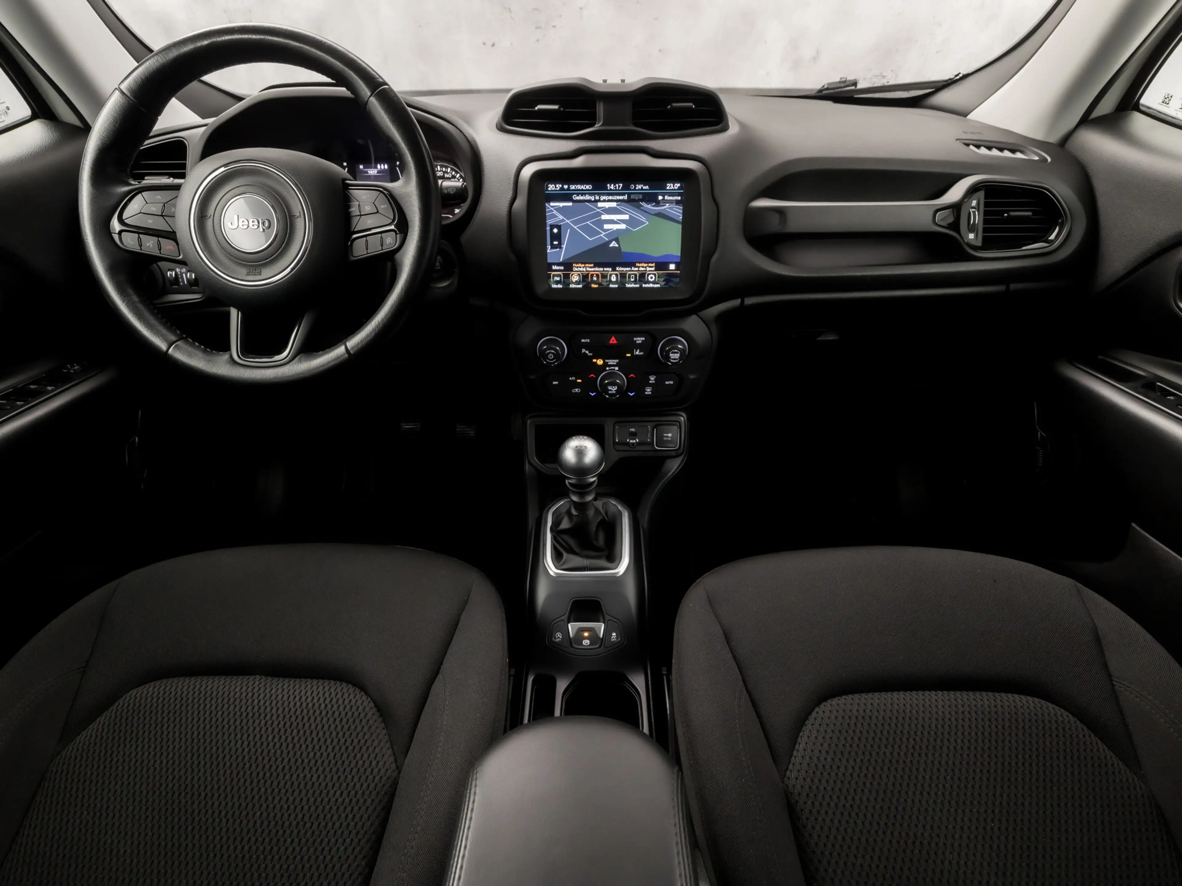 Jeep Renegade 1.0T Longitude Sport (APPLE CARPLAY, CLIMATE, GETI — photo 6