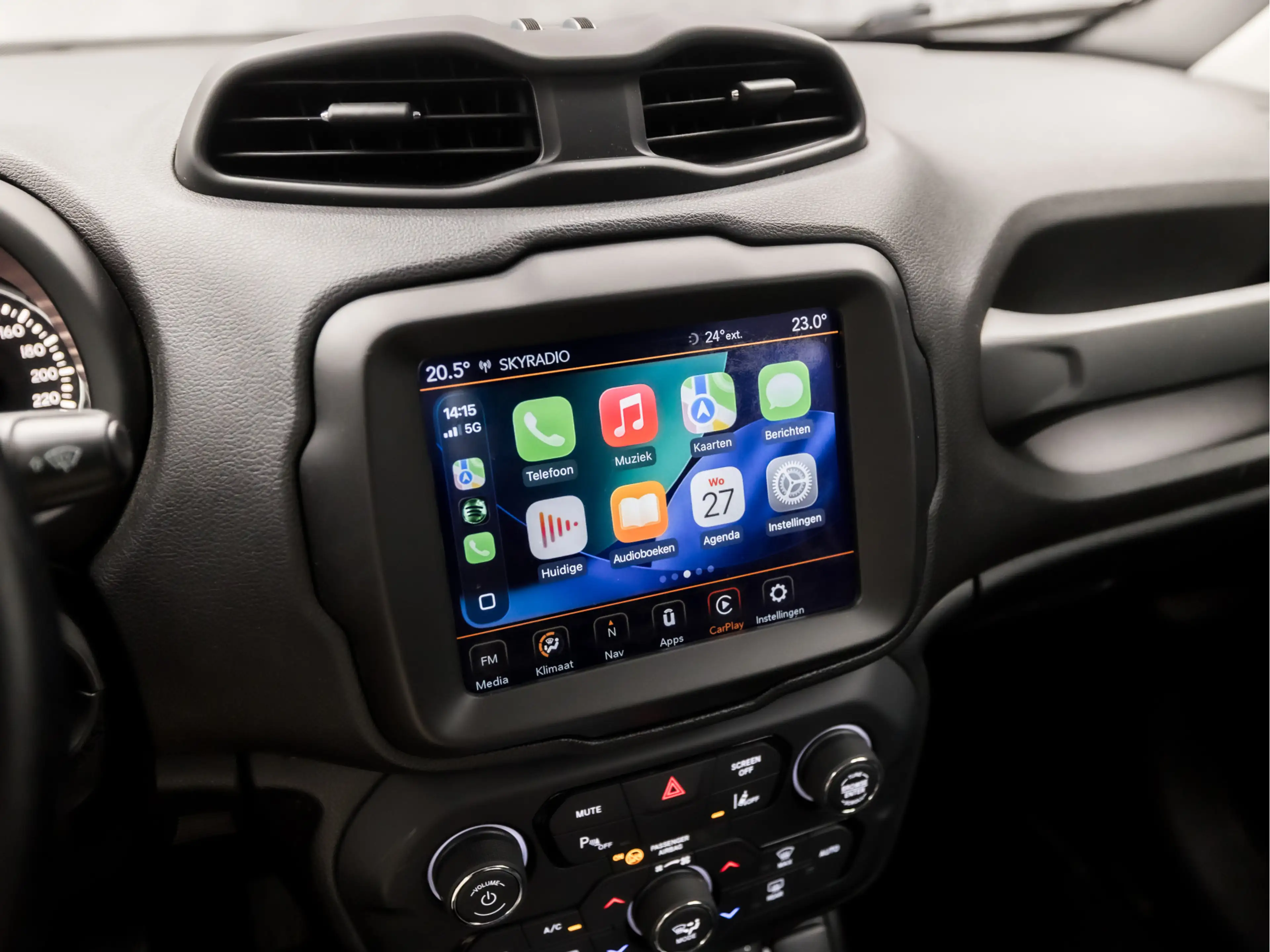 Jeep Renegade 1.0T Longitude Sport (APPLE CARPLAY, CLIMATE, GETI — photo 8