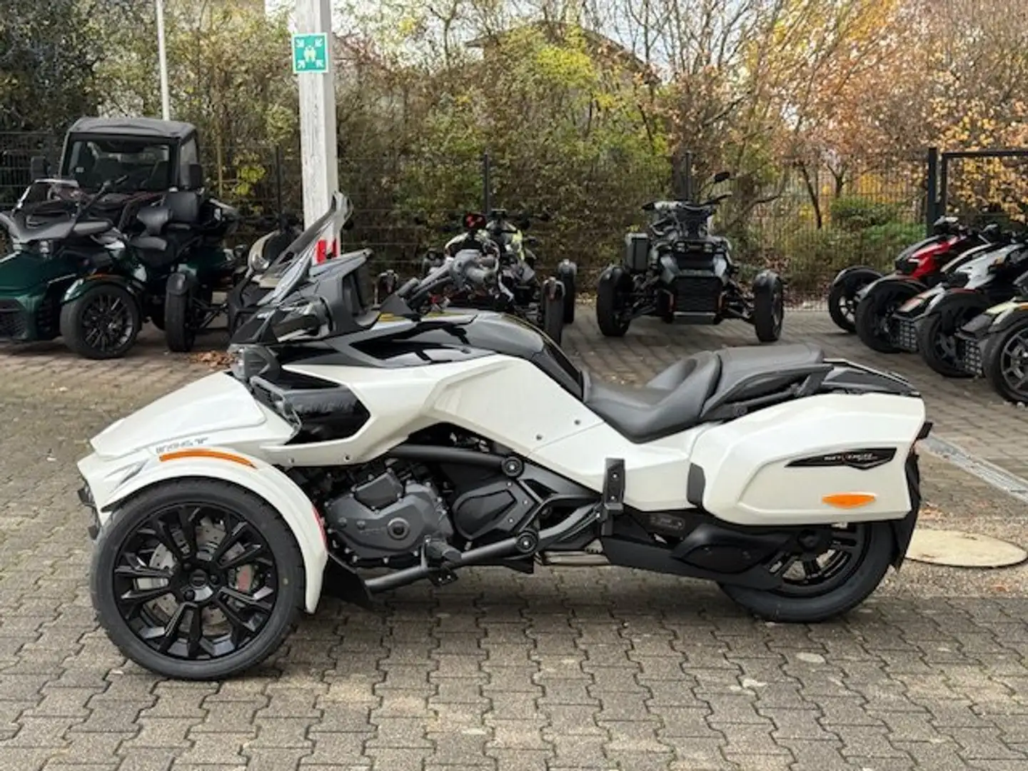 Can-Am Spyder F3 Can-Am Spyder F3 T 2025 Pearl White Touring 3-Rad Weiß - 1