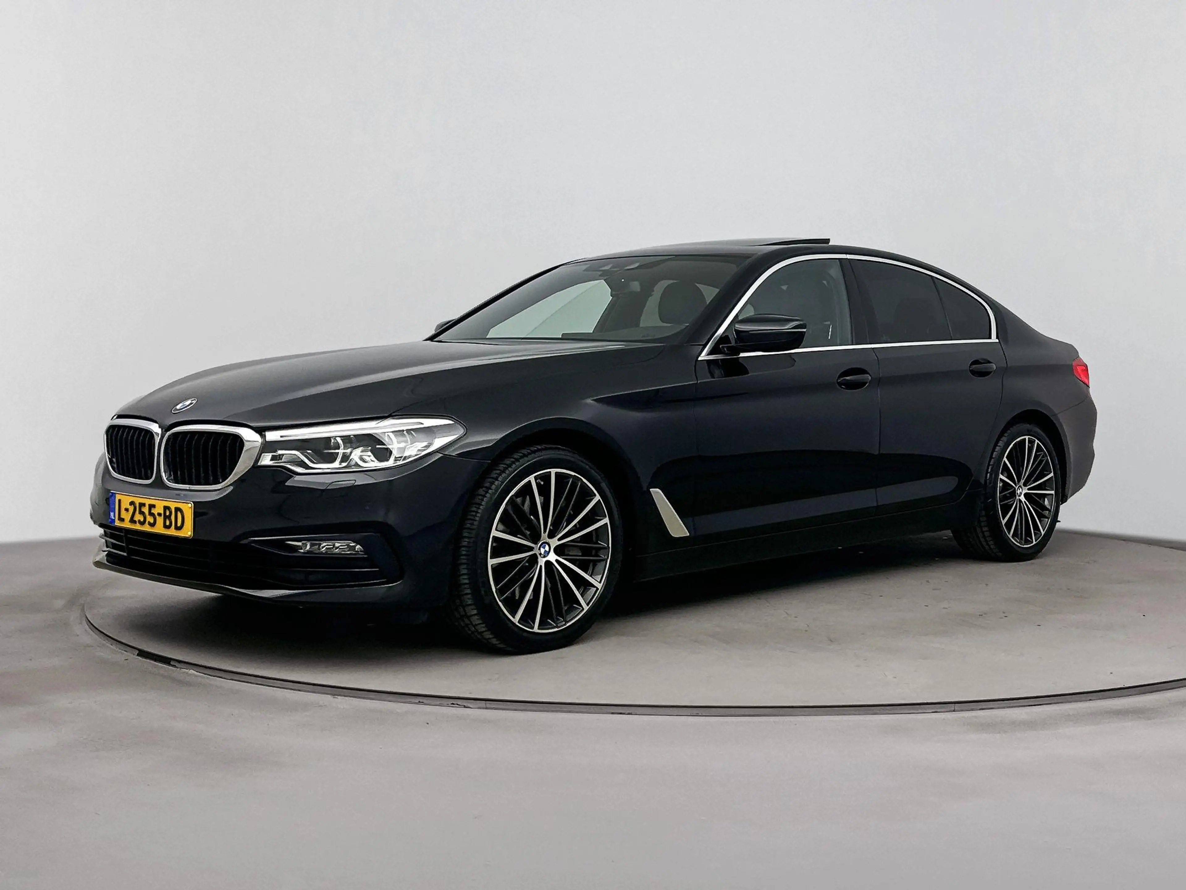 BMW 540 5-serie 540i xDRIVE HIGH EXECUTIVE | UNIEK EN ZEER — photo 8