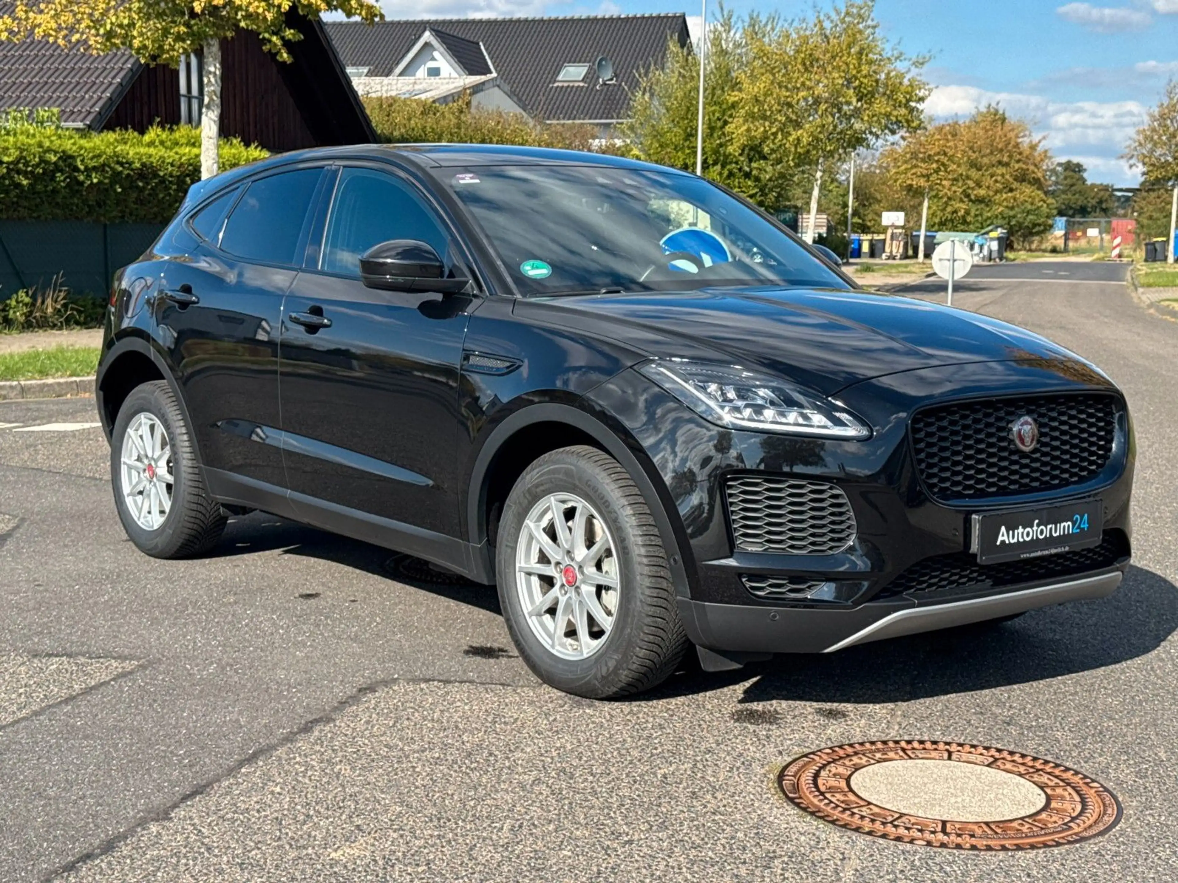 Jaguar E-Pace Basis AWD *Autom.*CarPlay*Leder*1-Hand* — photo 7