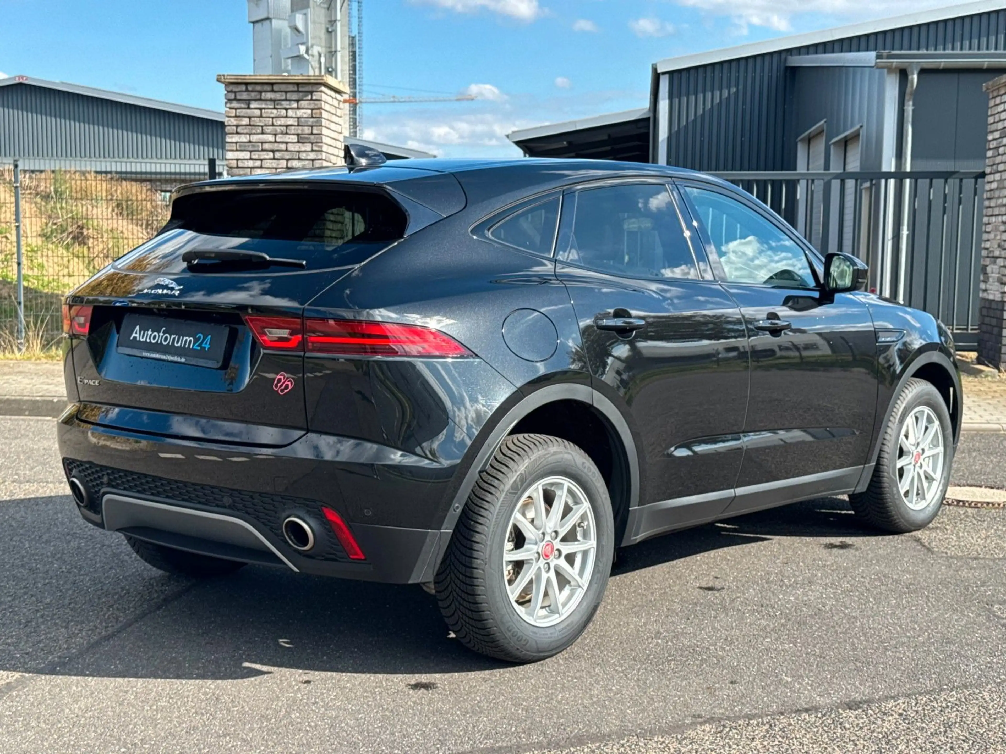 Jaguar E-Pace Basis AWD *Autom.*CarPlay*Leder*1-Hand* — photo 5