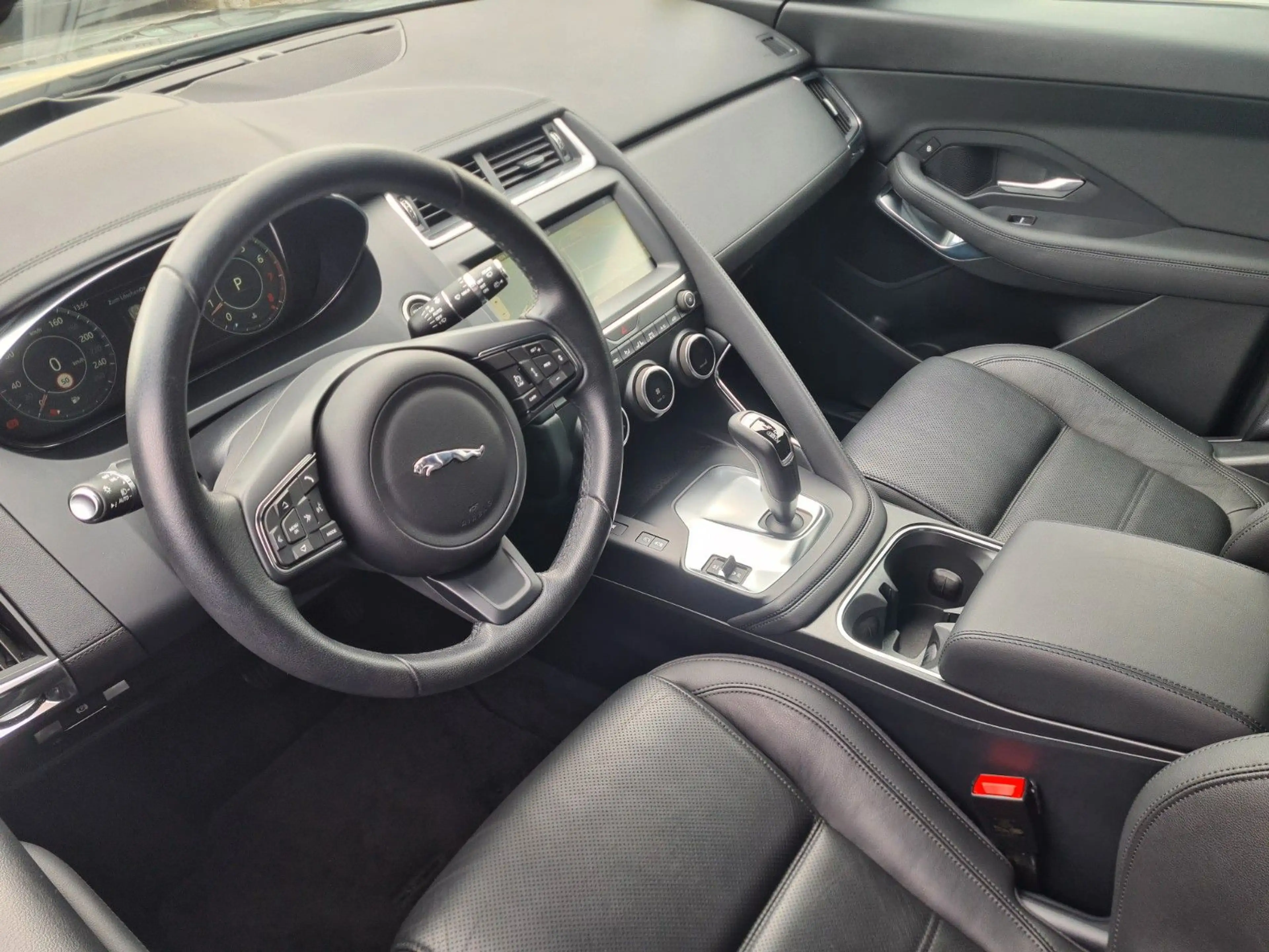 Jaguar E-Pace Basis AWD *Autom.*CarPlay*Leder*1-Hand* — photo 9