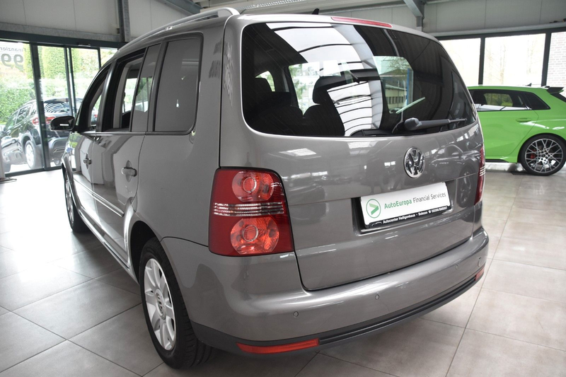 Volkswagen Touran Highline 1.4 TSI Navi Klima ParkAssist — photo 8