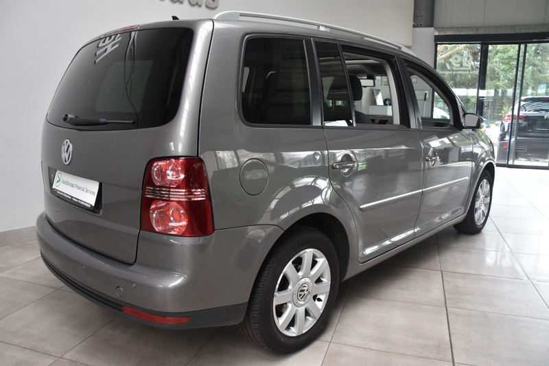 Volkswagen Touran Highline 1.4 TSI Navi Klima ParkAssist — photo 3