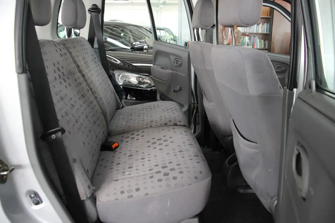 Opel Agila 1.0 12V, foto 12