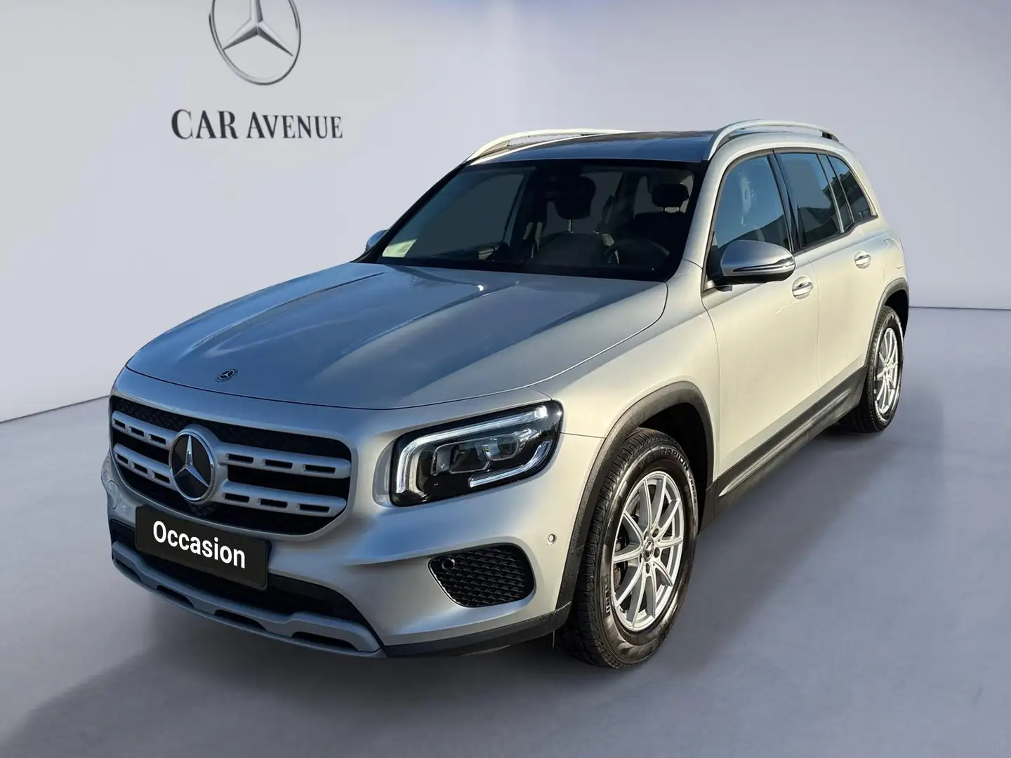 Mercedes-Benz GLB 180 d Zilver - 1