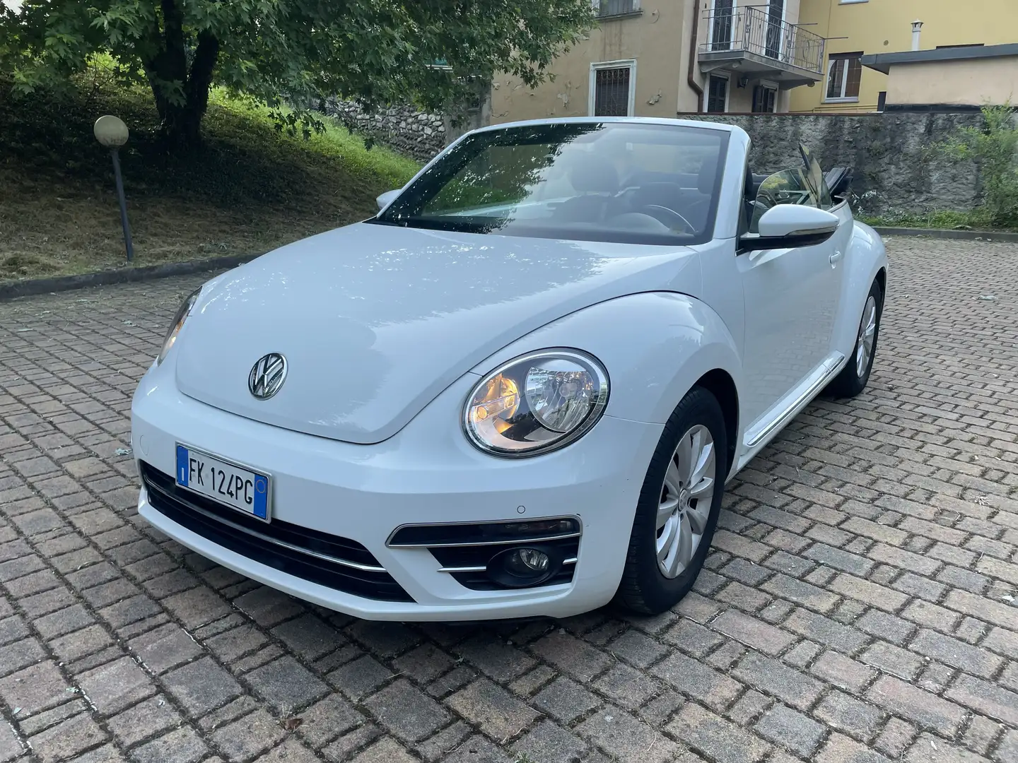 Volkswagen Maggiolino Cabrio 1.2 tsi Design 105cv soli km39000 unipropr - 1