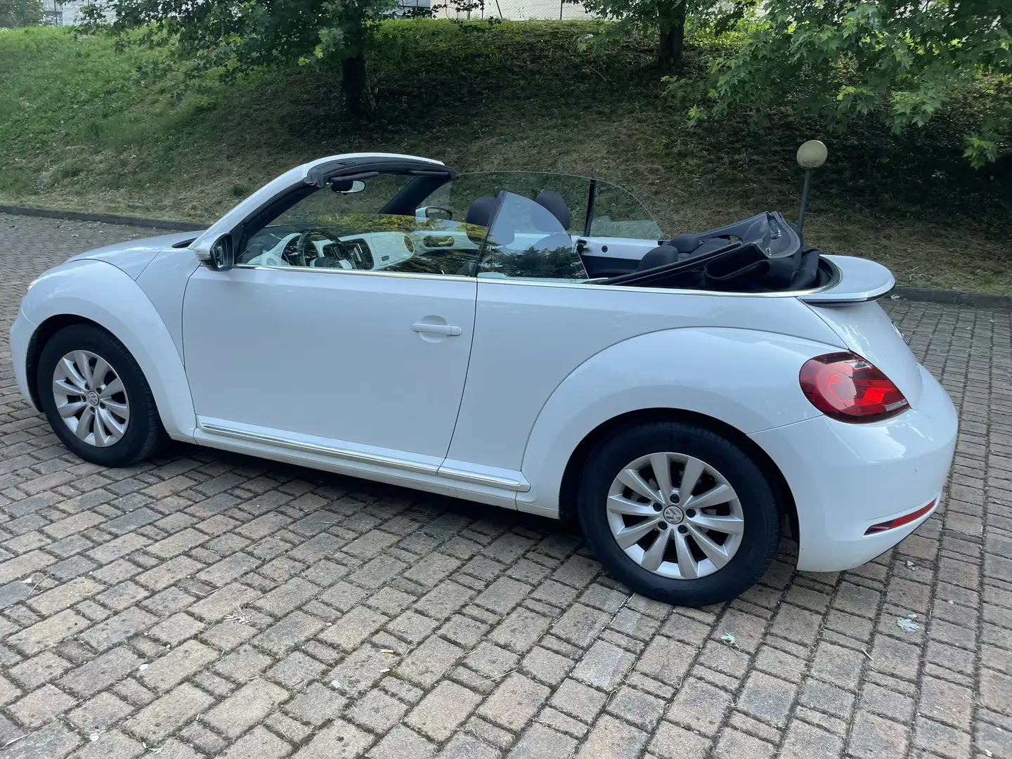 Volkswagen Maggiolino Cabrio 1.2 tsi Design 105cv soli km39000 unipropr - 2
