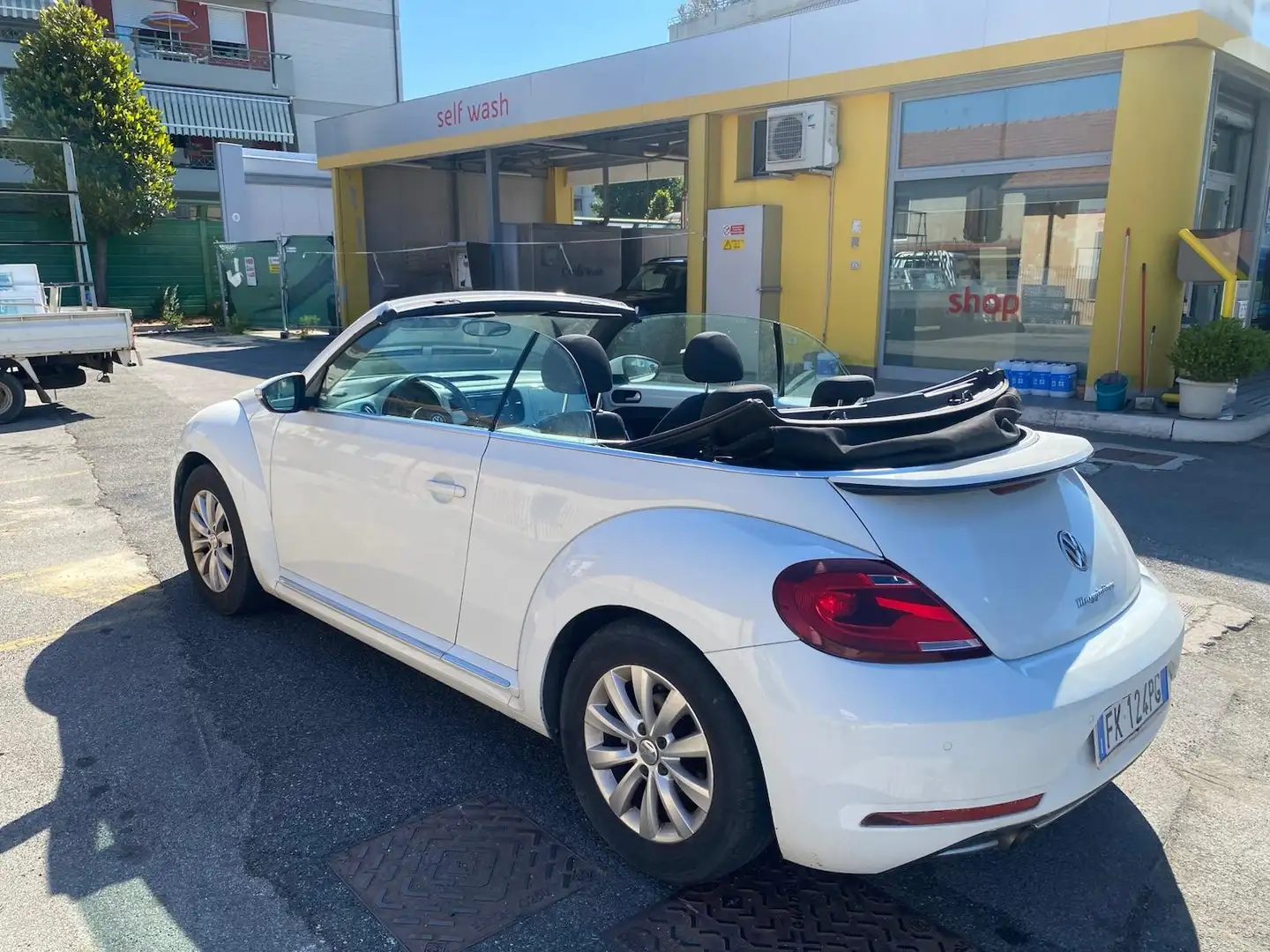 Volkswagen Maggiolino Cabrio 1.2 tsi Design 105cv soli km39000 unipropr - 2