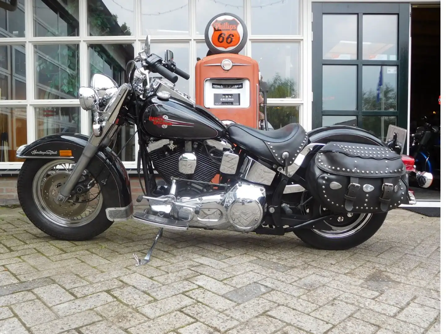 Harley-Davidson Heritage Softail Negro - 2