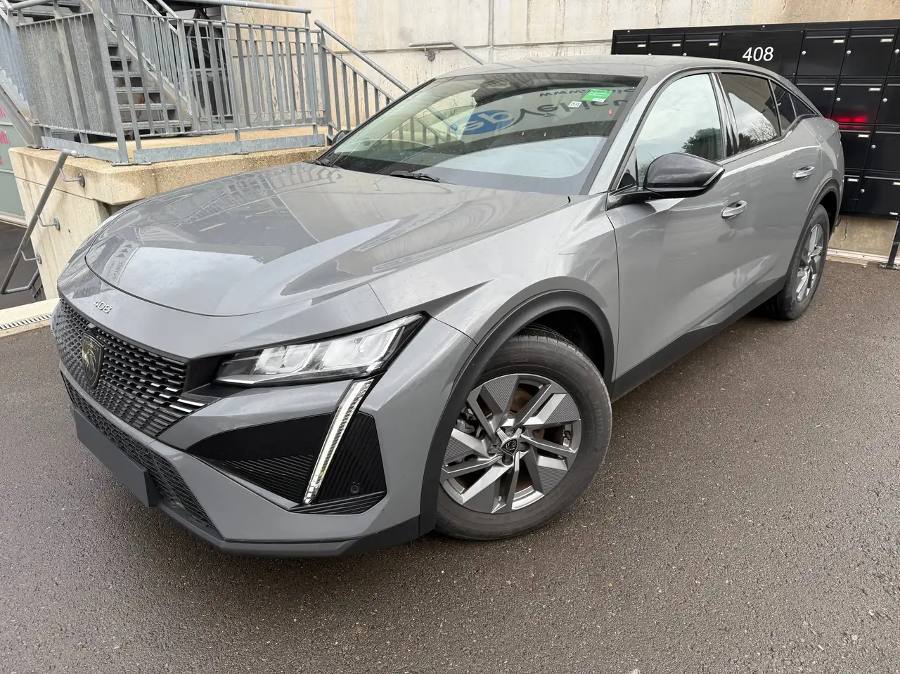 Peugeot 408