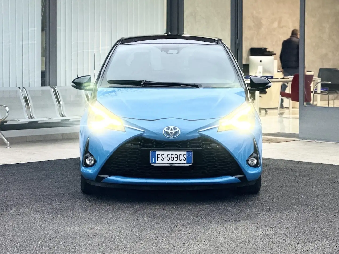 Toyota Yaris 1.5 Hybrid 73CV E6 Autom. - 2018 Blue - 2