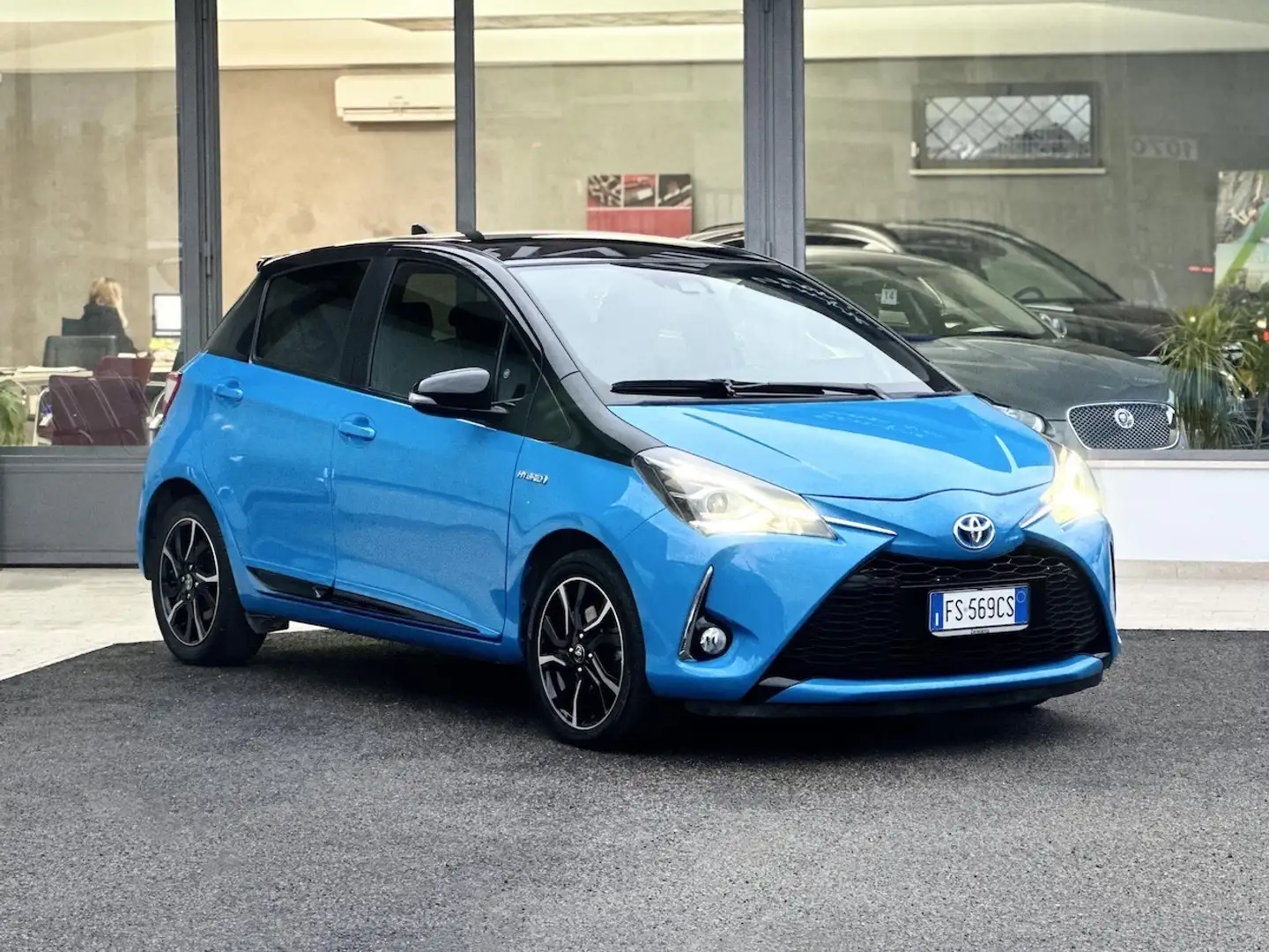 Toyota Yaris 1.5 Hybrid 73CV E6 Autom. - 2018 Blue - 1
