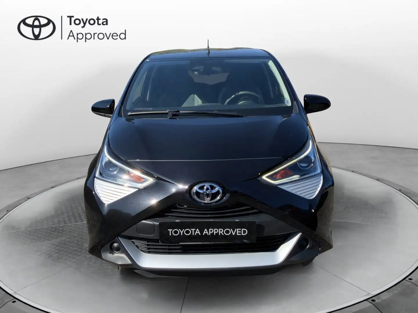 Toyota Aygo 2ª serie Connect 1.0 VVT-i 72 CV 5 porte x-play M Fekete - 2