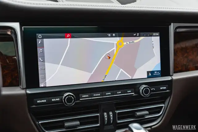 Porsche Macan S II SONDERLACKIERUNG PTS ACC BURMESTER PANORAMA Ansicht 24