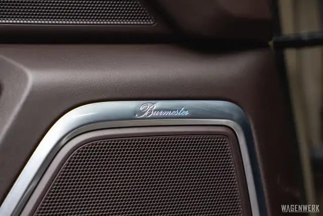Porsche Macan S II SONDERLACKIERUNG PTS ACC BURMESTER PANORAMA Ansicht 50