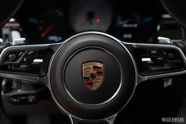 Porsche Macan S II SONDERLACKIERUNG PTS ACC BURMESTER PANORAMA Ansicht 40