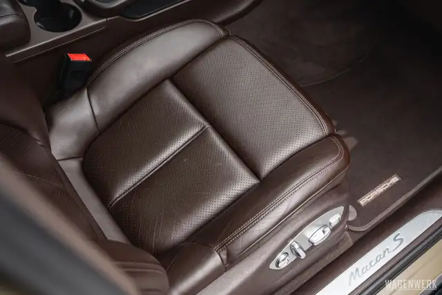 Porsche Macan S II SONDERLACKIERUNG PTS ACC BURMESTER PANORAMA Ansicht 37