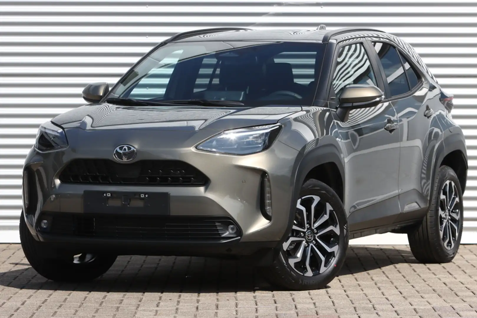 Toyota Yaris Cross 1.5 Hybrid 130 Team-Player NIEUW Safety+ Winter-pa Groen - 1