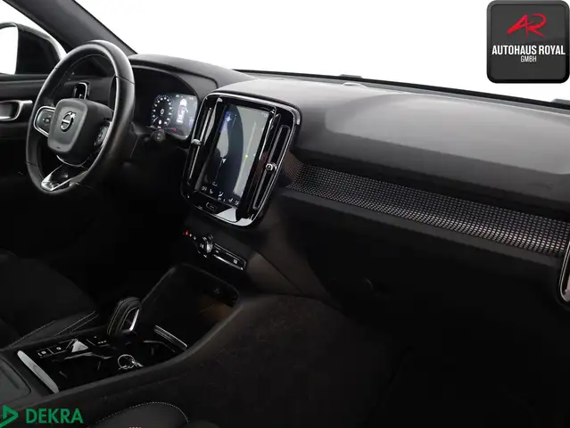 Volvo XC40 view 10